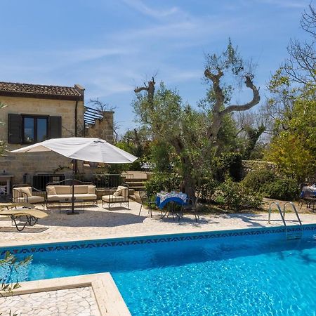 Casa Ulmi Con Piscina Bed and Breakfast Uggiano La Chiesa Eksteriør billede