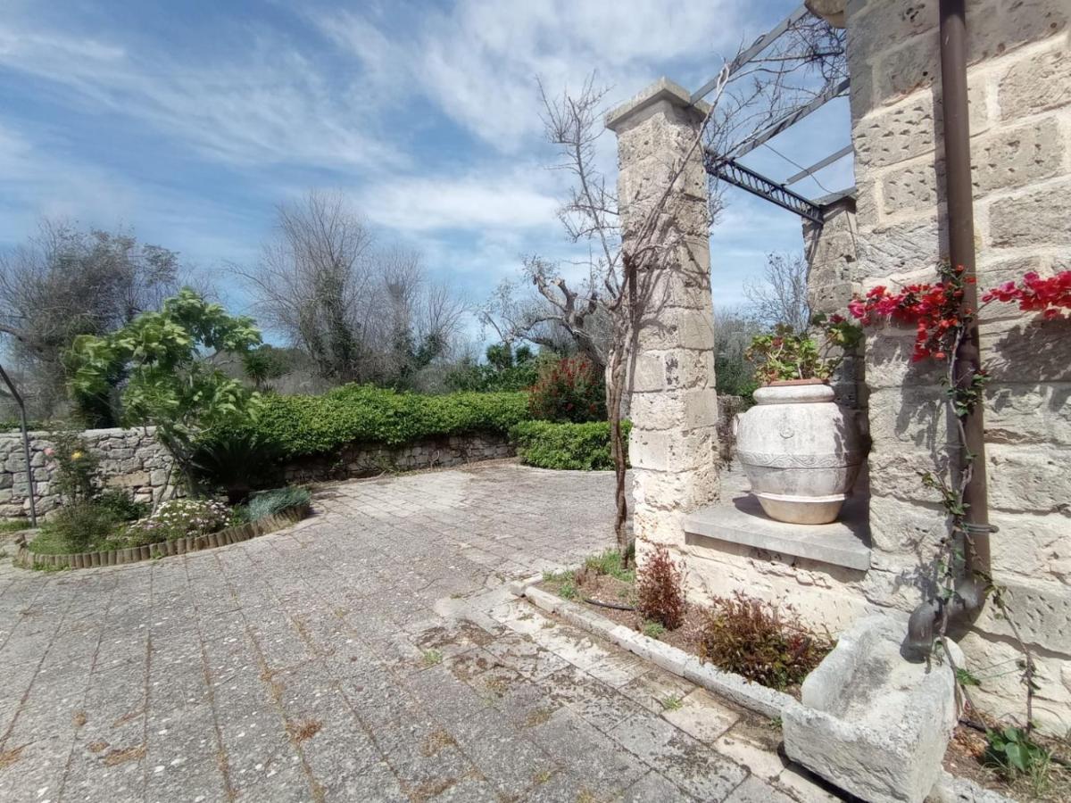 Casa Ulmi Con Piscina Bed and Breakfast Uggiano La Chiesa Eksteriør billede