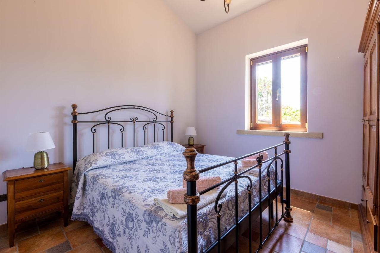 Casa Ulmi Con Piscina Bed and Breakfast Uggiano La Chiesa Eksteriør billede