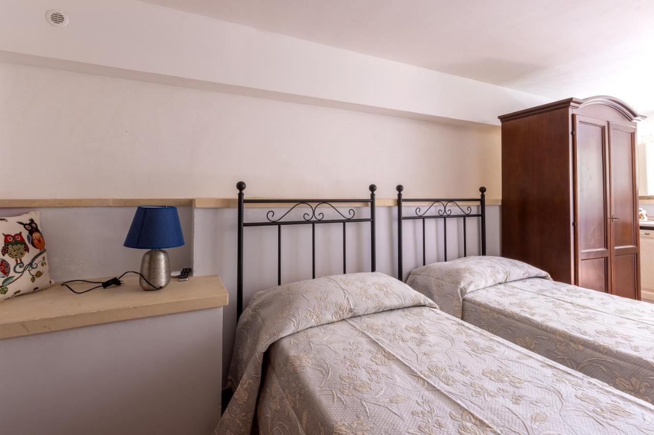 Casa Ulmi Con Piscina Bed and Breakfast Uggiano La Chiesa Eksteriør billede