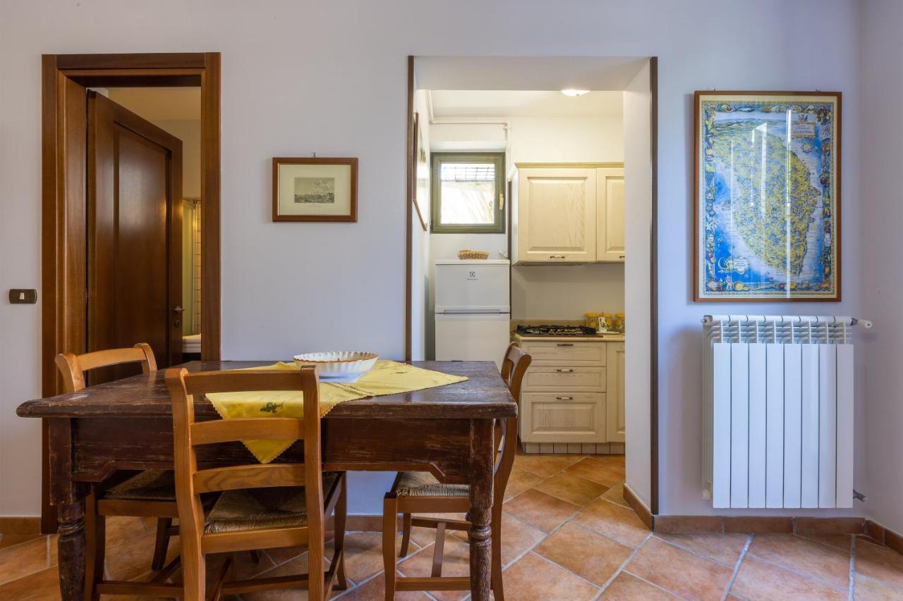 Casa Ulmi Con Piscina Bed and Breakfast Uggiano La Chiesa Eksteriør billede