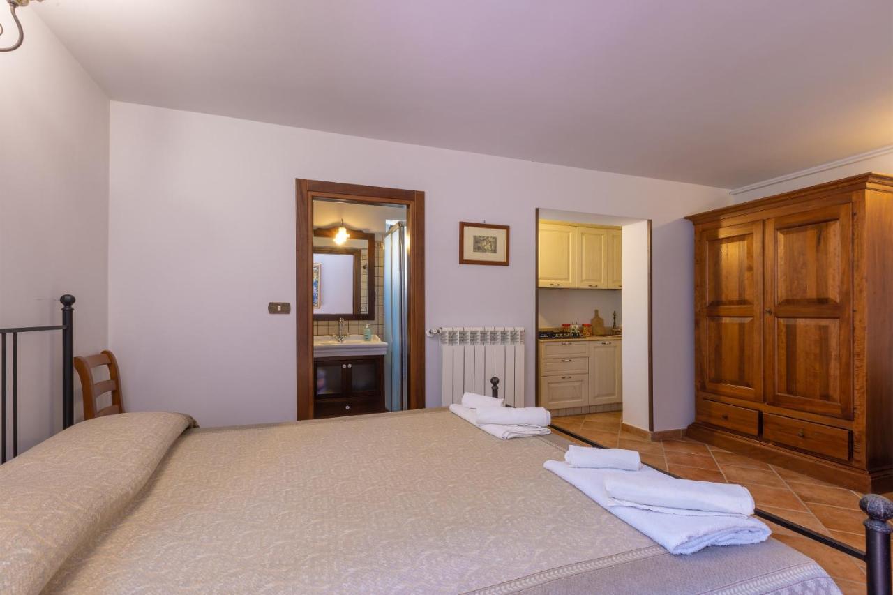 Casa Ulmi Con Piscina Bed and Breakfast Uggiano La Chiesa Eksteriør billede