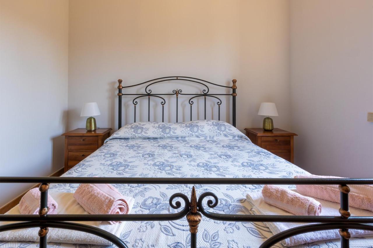 Casa Ulmi Con Piscina Bed and Breakfast Uggiano La Chiesa Eksteriør billede