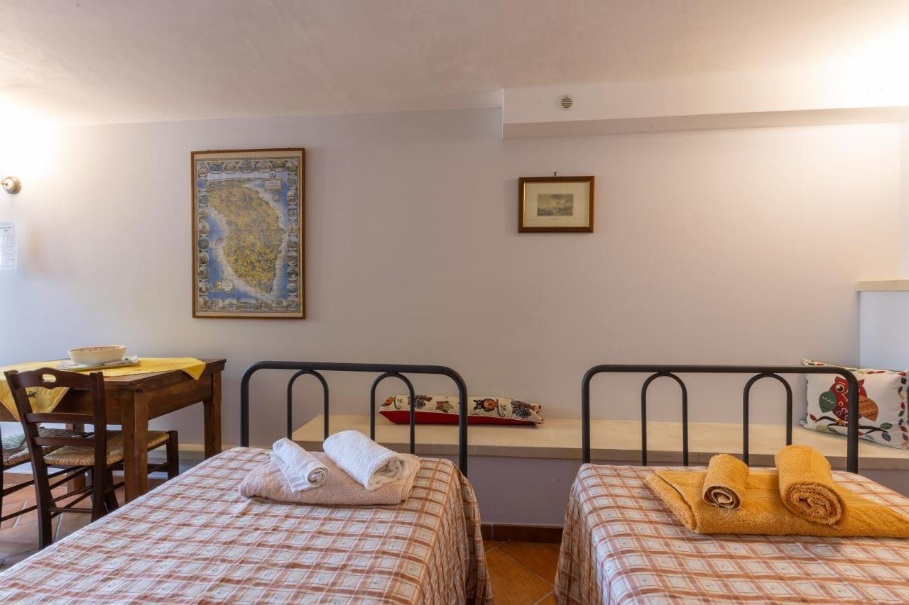 Casa Ulmi Con Piscina Bed and Breakfast Uggiano La Chiesa Eksteriør billede