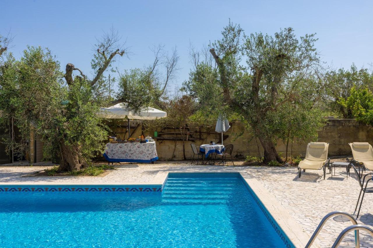 Casa Ulmi Con Piscina Bed and Breakfast Uggiano La Chiesa Eksteriør billede